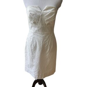 White House Black Market White Strapless Dress w/Belt Hoops.  NO belt Size 6